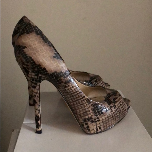 Shoes - Picture 4 of 4